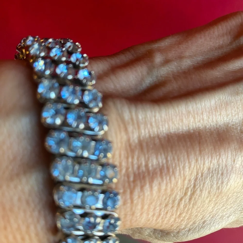 Vintage Baby Blue Crystal Cubic Zirconia Stretch Bracelet 6 1/2 inch
